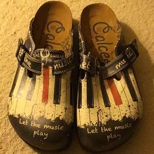 Calceo clogs